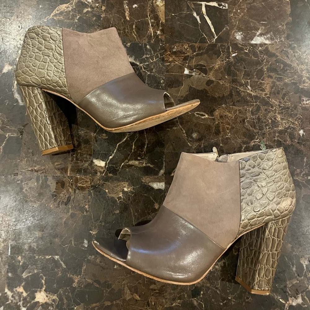 Trina Turk Stylish Peep-Toe Ankle Boots in Brown and Gray